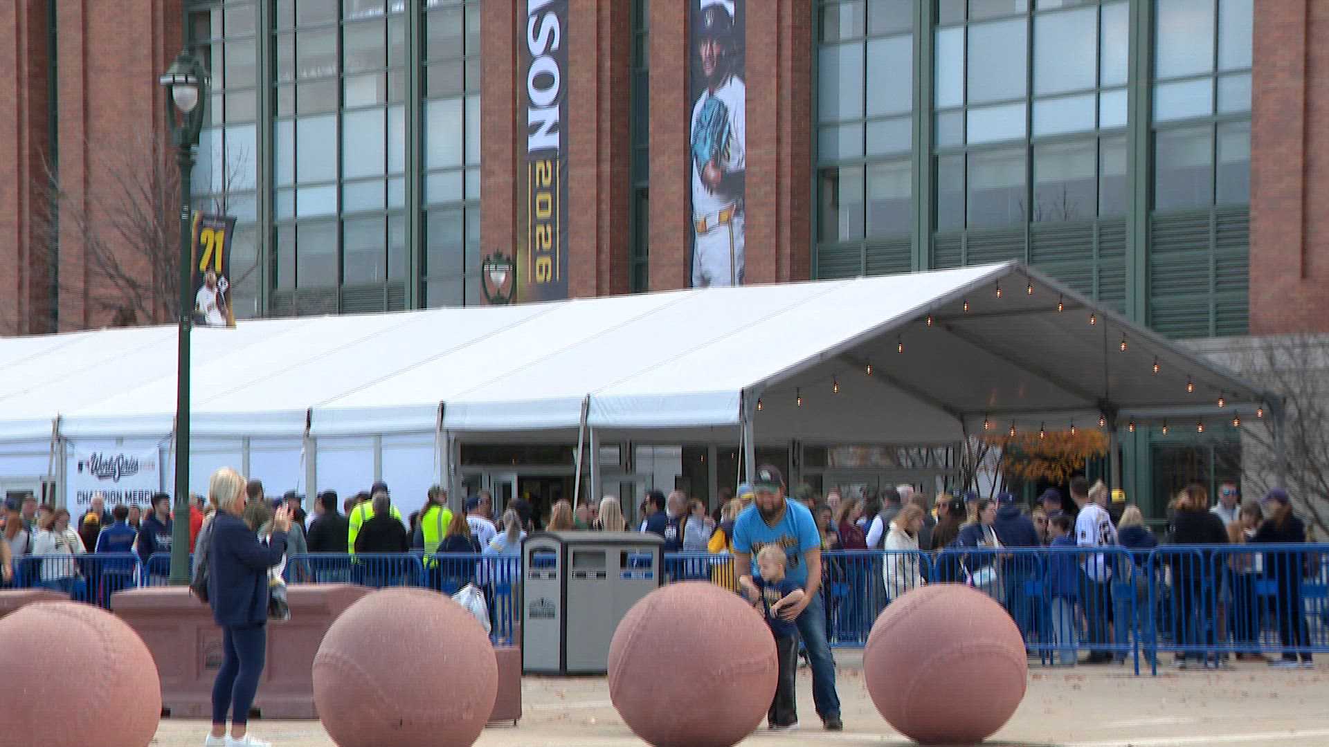 Brewers fans rush to buy World Series merchandise after historic win — Wauwatosa Business news